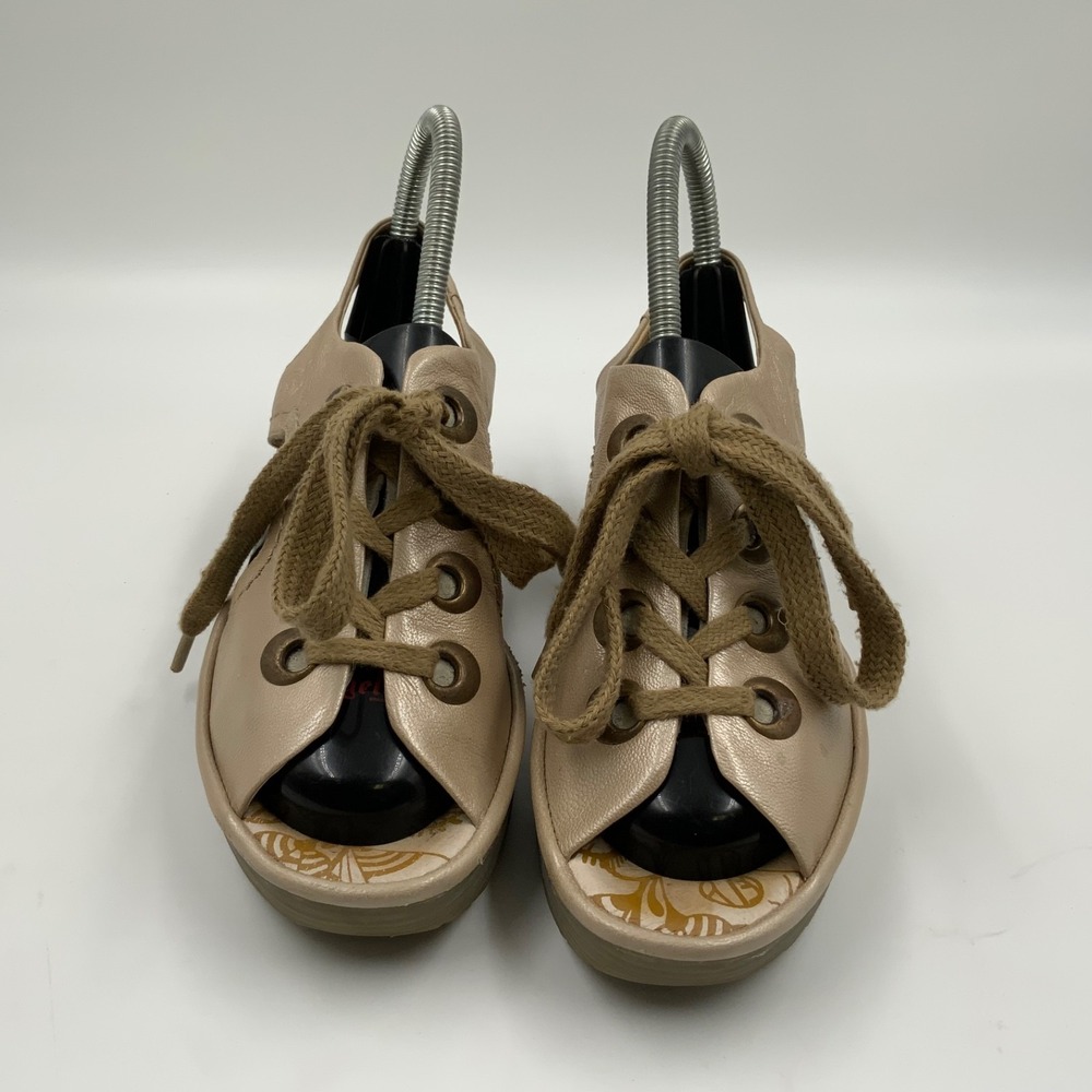 Fly‎ London Women's Ylfa Metallic Pearl Beige Leather Lace-Up Shoes. Size 37.